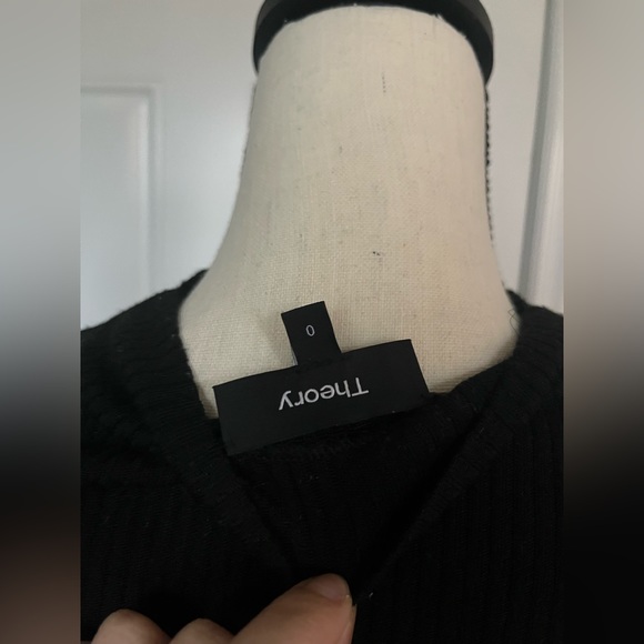 90s styled Theory dress - Picture 4 of 5